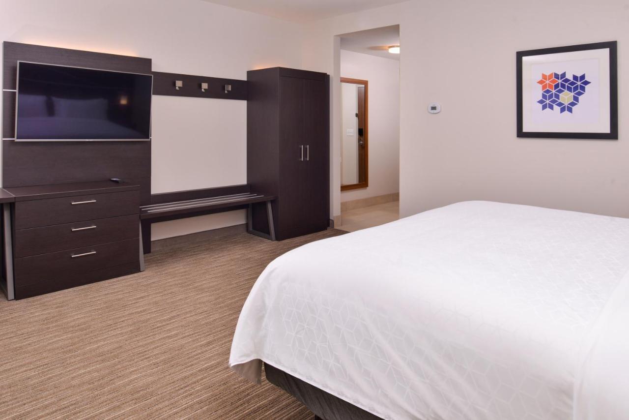 Holiday Inn Express & Suites - Mall Of America - Msp Airport By Ihg Bloomington Exterior photo