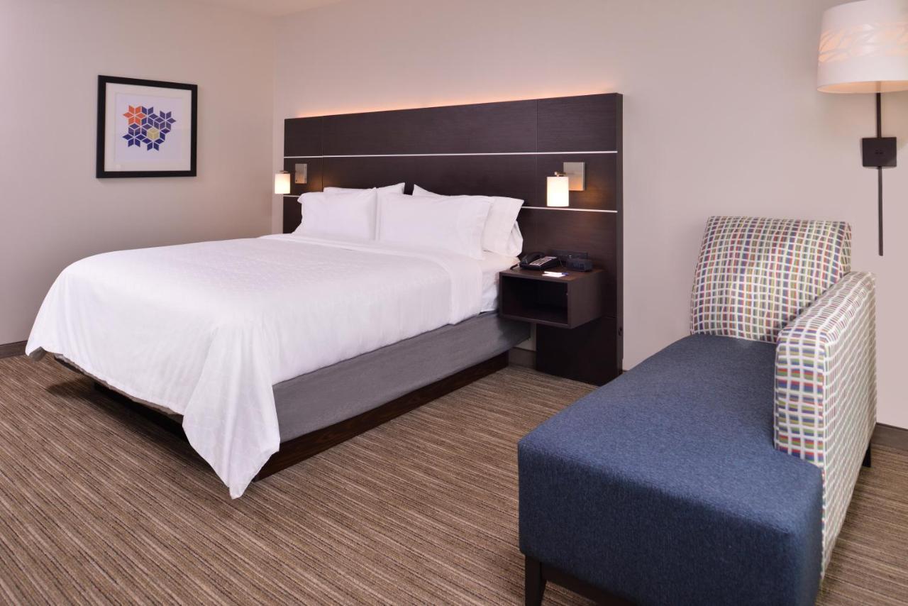 Holiday Inn Express & Suites - Mall Of America - Msp Airport By Ihg Bloomington Room photo