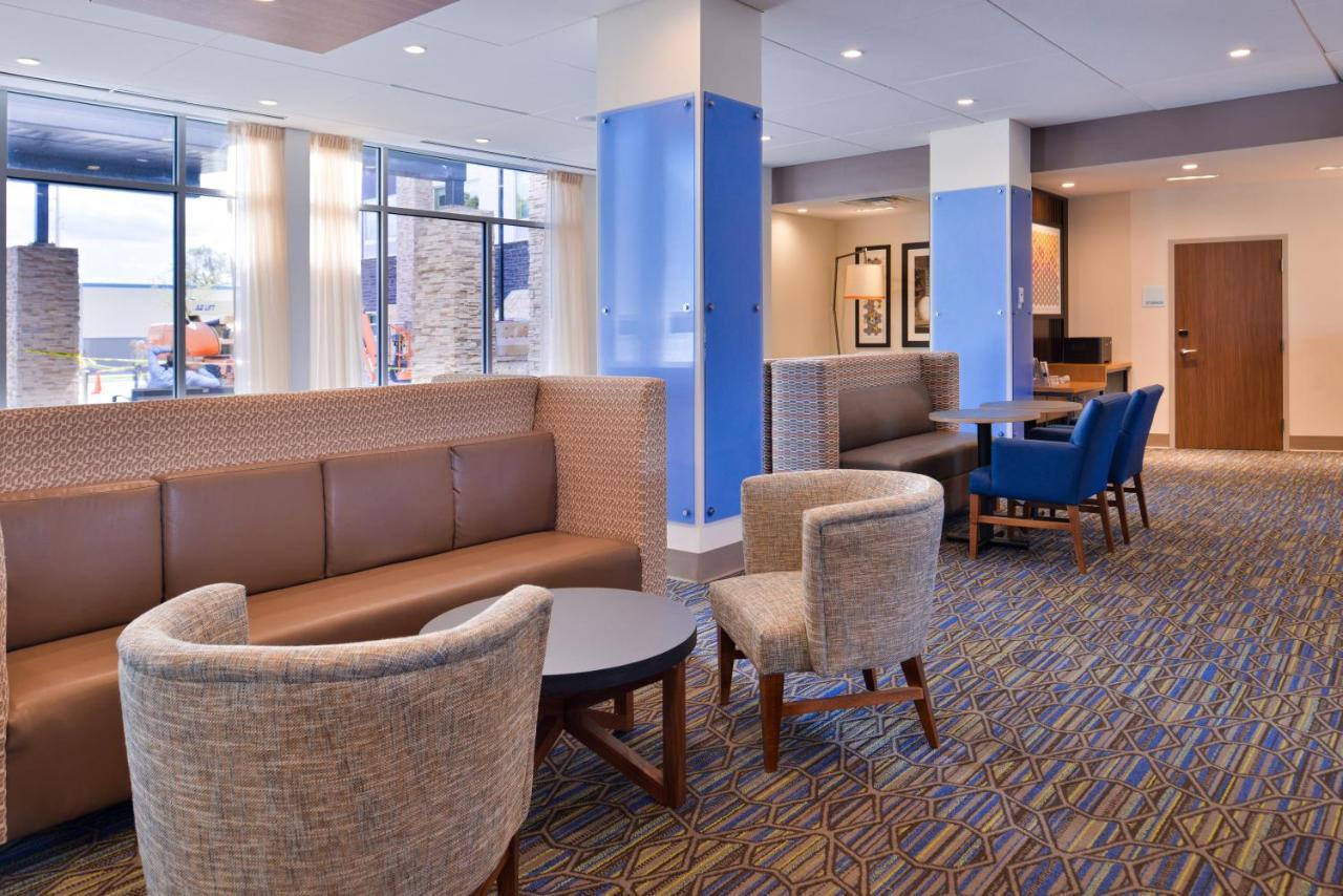 Holiday Inn Express & Suites - Mall Of America - Msp Airport By Ihg Bloomington Exterior photo