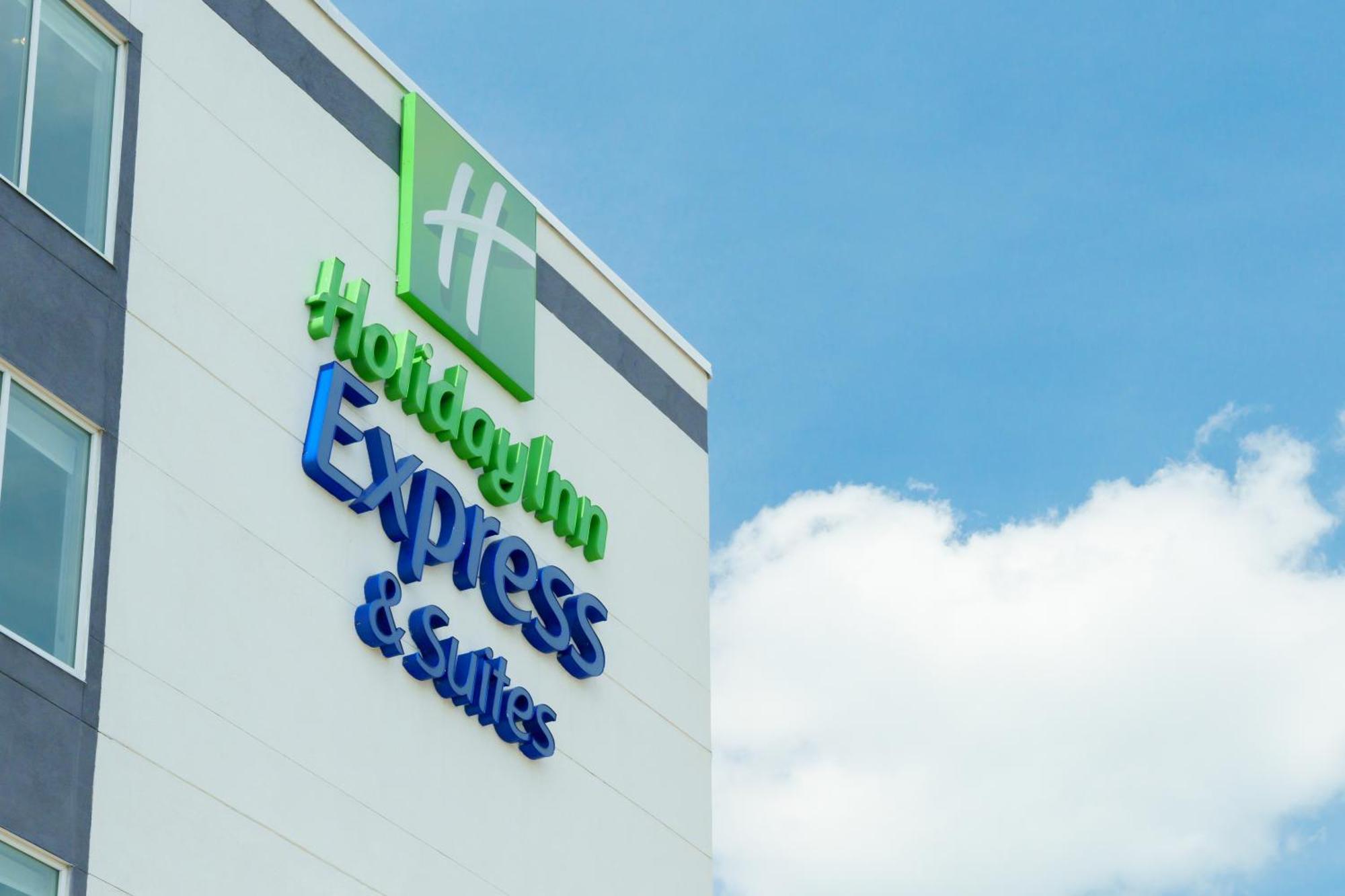 Holiday Inn Express & Suites - Mall Of America - Msp Airport By Ihg Bloomington Exterior photo