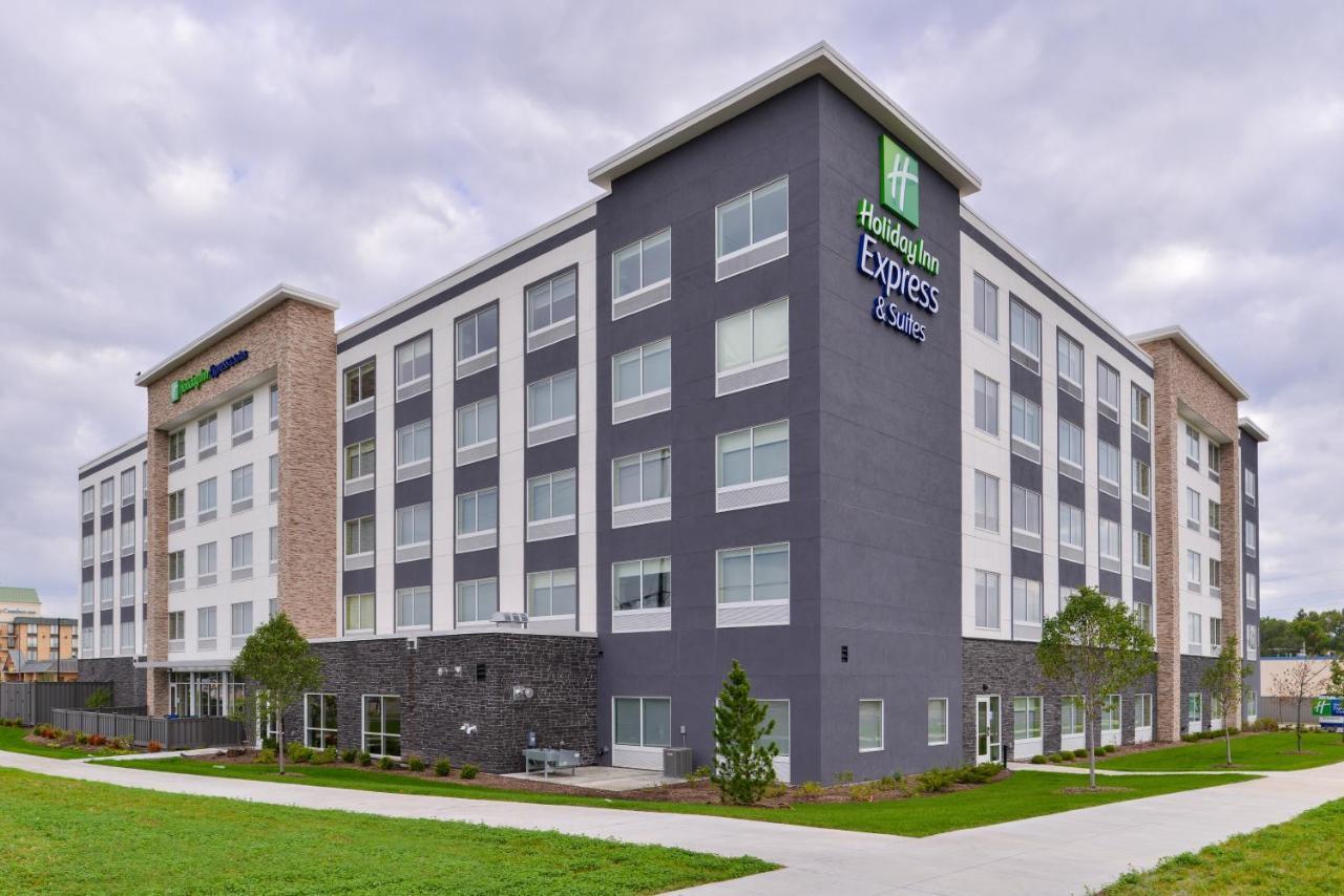 Holiday Inn Express & Suites - Mall Of America - Msp Airport By Ihg Bloomington Exterior photo