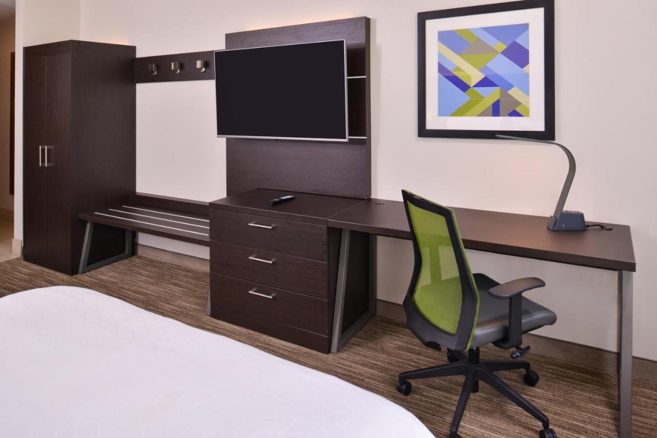 Holiday Inn Express & Suites - Mall Of America - Msp Airport By Ihg Bloomington Exterior photo