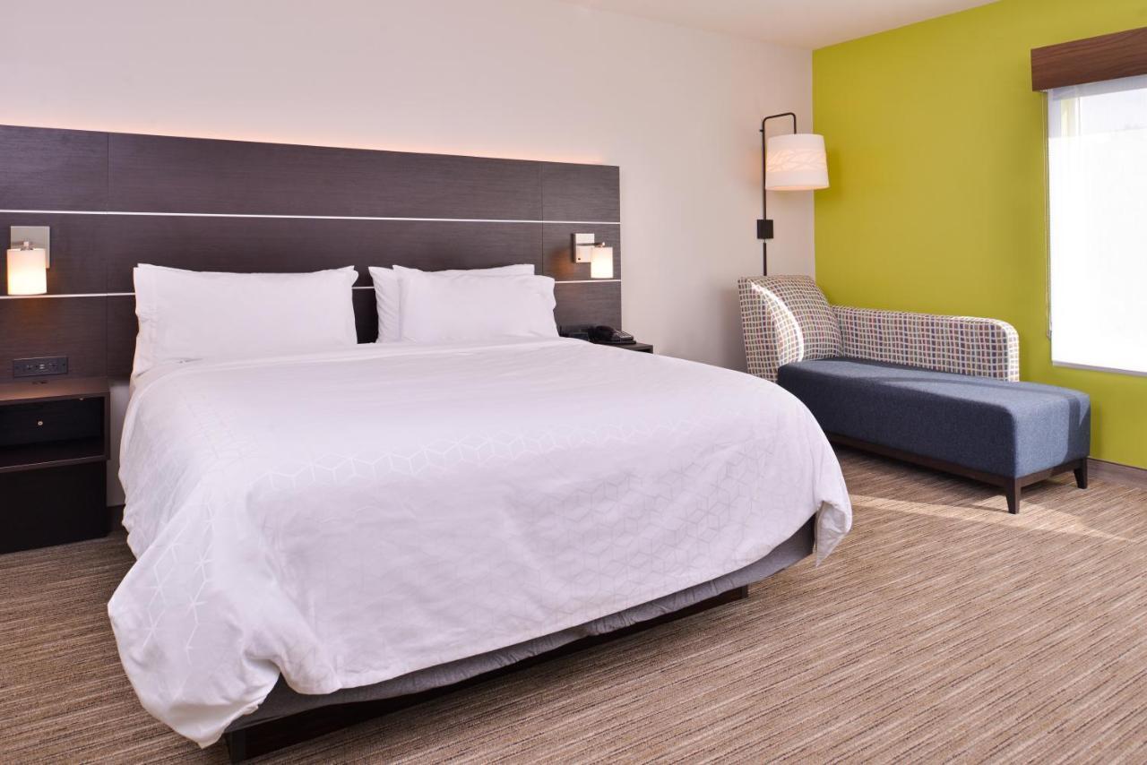 Holiday Inn Express & Suites - Mall Of America - Msp Airport By Ihg Bloomington Exterior photo