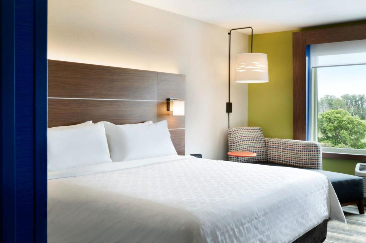 Holiday Inn Express & Suites - Mall Of America - Msp Airport By Ihg Bloomington Room photo